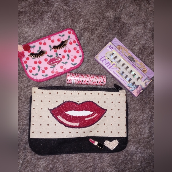 Makeup bag bundle - Picture 2 of 5